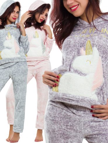 pyjama ou la combinaison à motif licorne-combinaison