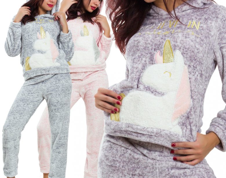 pyjama ou la combinaison à motif licorne-combinaison