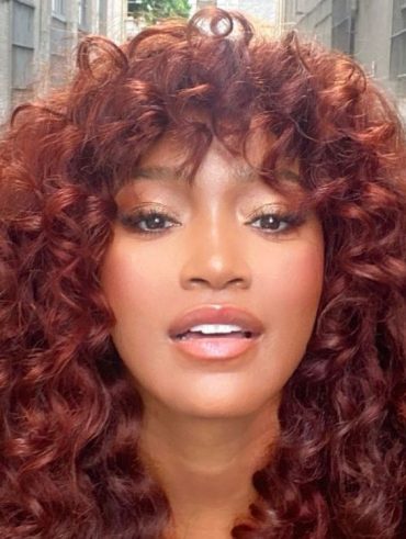 Coloration cheveux yeux marron