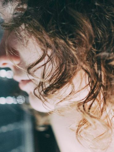 Découvrez 4 secrets pour des cheveux plus épais !