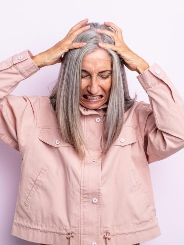 Découvrez comment retarder l'apparition des cheveux blancs !