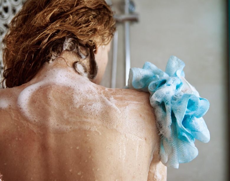 Découvrez la zone du corps que vous négligez sous la douche !